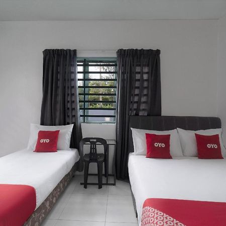 Oyo 91089 Motel Fasa 2B Seri Manjung Kültér fotó