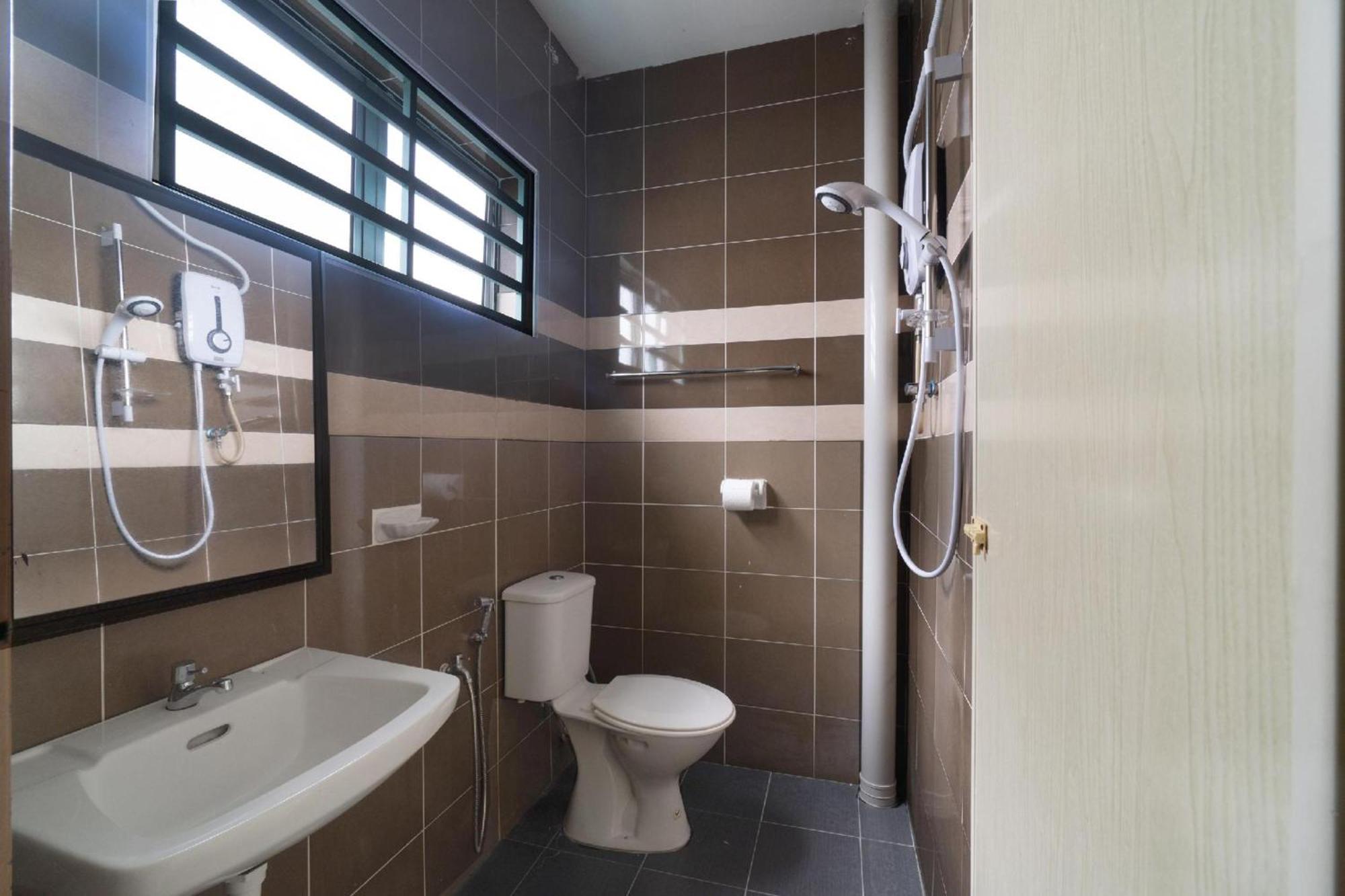 Oyo 91089 Motel Fasa 2B Seri Manjung Kültér fotó