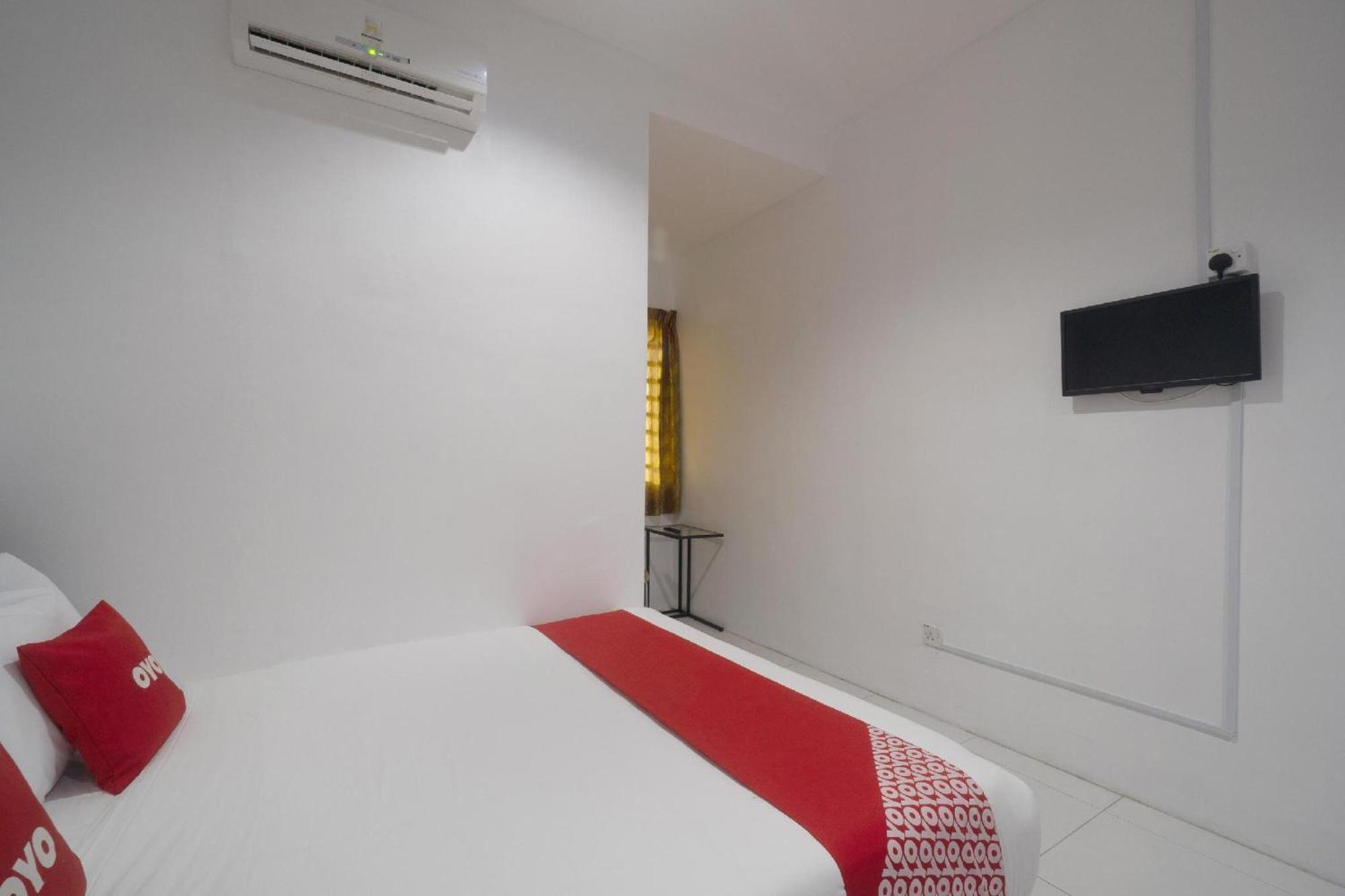 Oyo 91089 Motel Fasa 2B Seri Manjung Kültér fotó