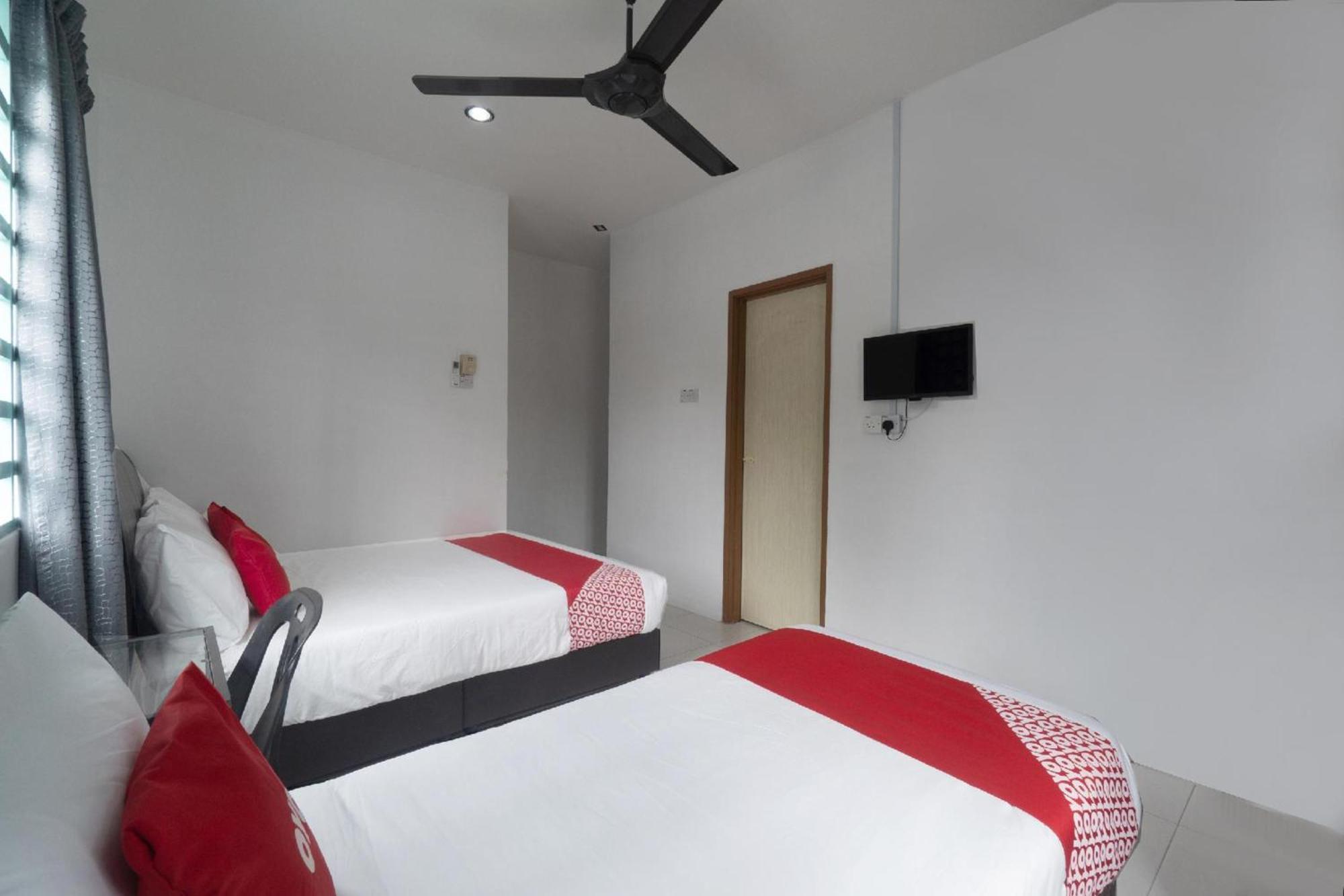 Oyo 91089 Motel Fasa 2B Seri Manjung Kültér fotó