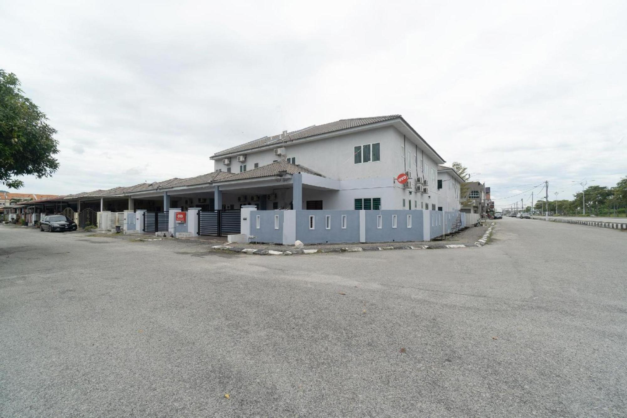Oyo 91089 Motel Fasa 2B Seri Manjung Kültér fotó