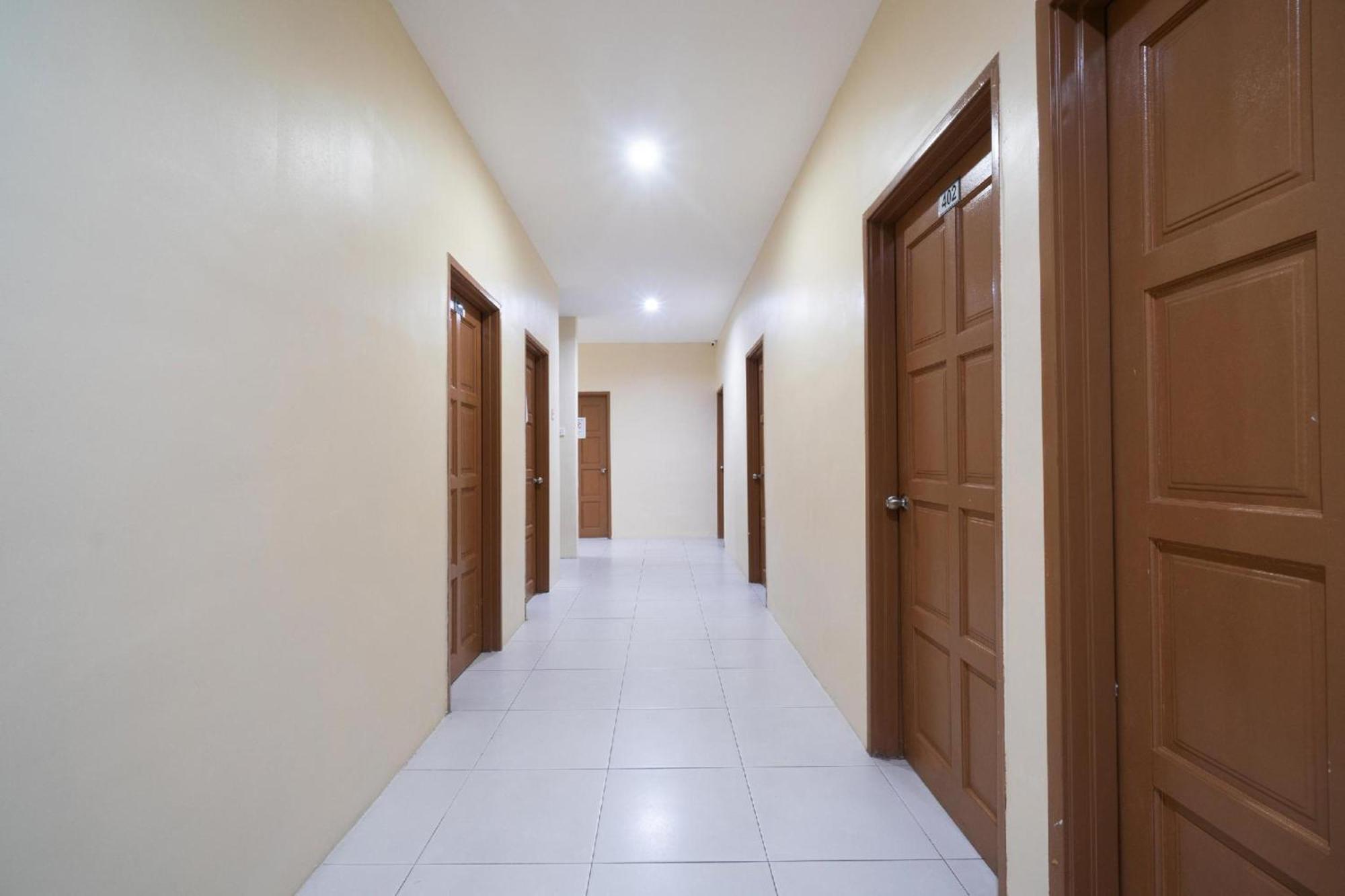 Oyo 91089 Motel Fasa 2B Seri Manjung Kültér fotó