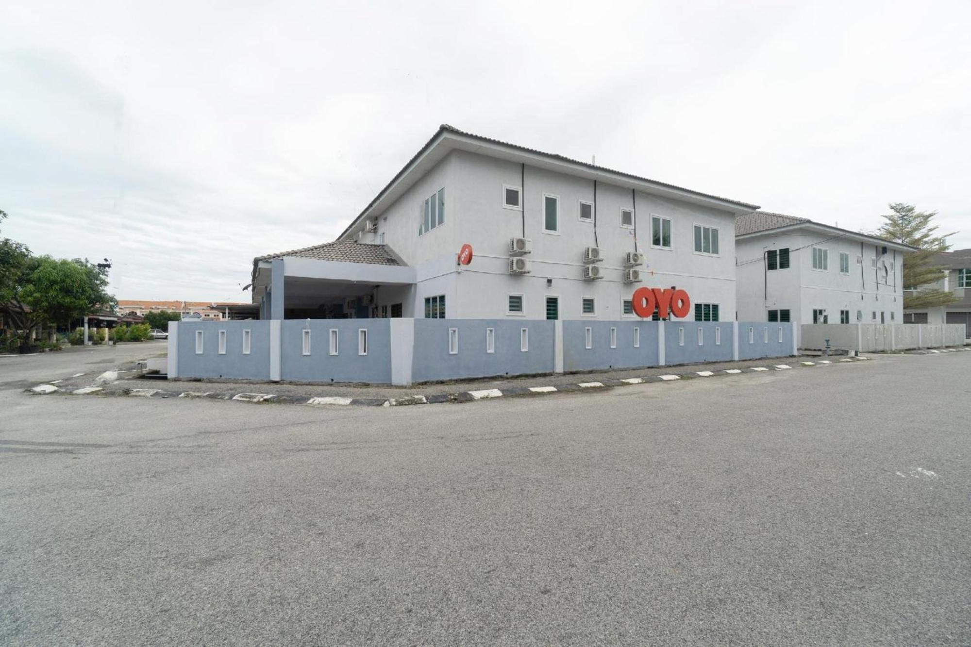 Oyo 91089 Motel Fasa 2B Seri Manjung Kültér fotó