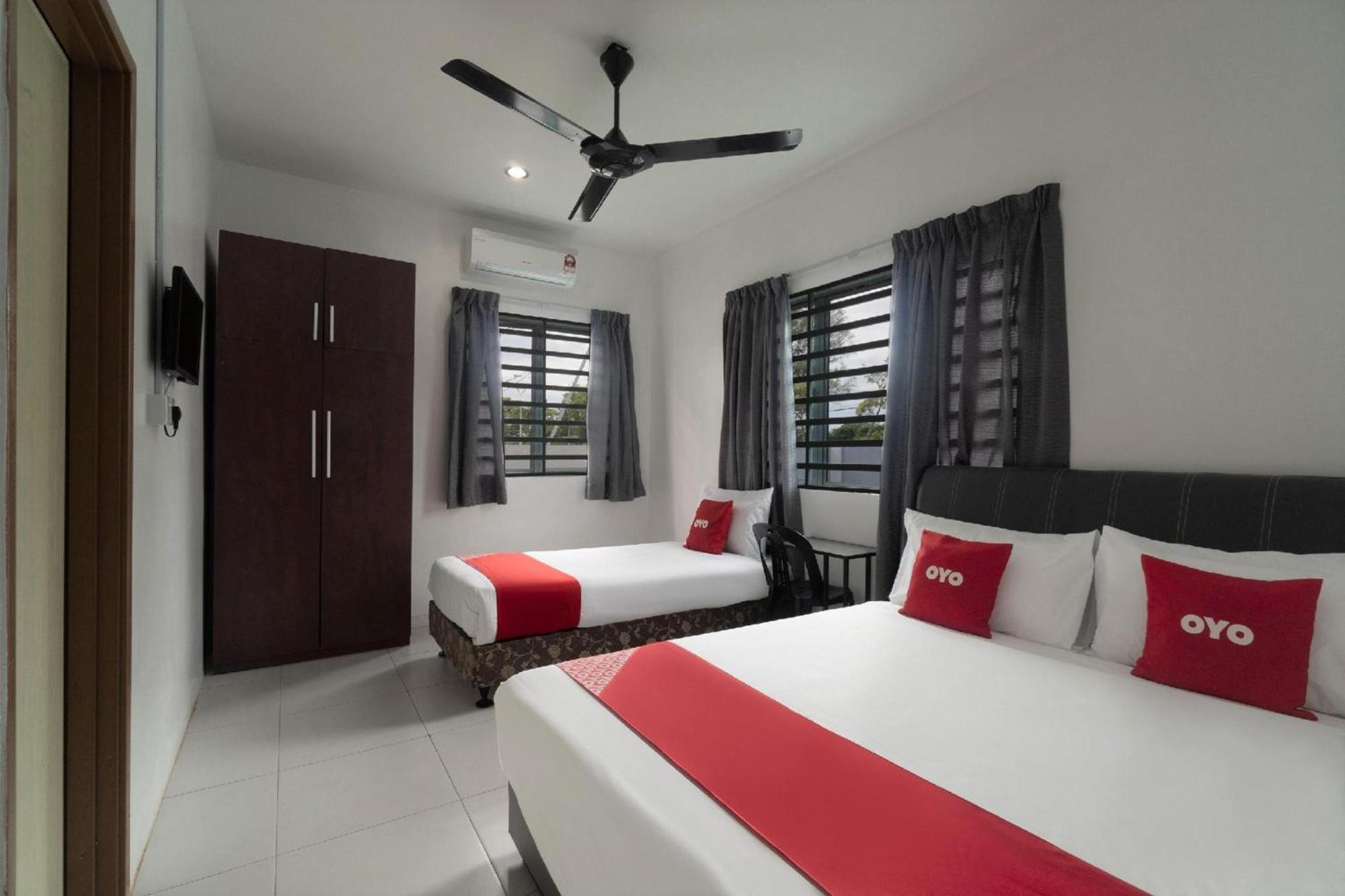 Oyo 91089 Motel Fasa 2B Seri Manjung Kültér fotó